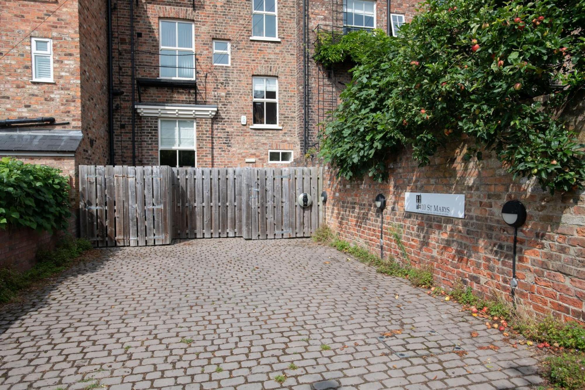 10 St Marys Villa - York — Photos 1